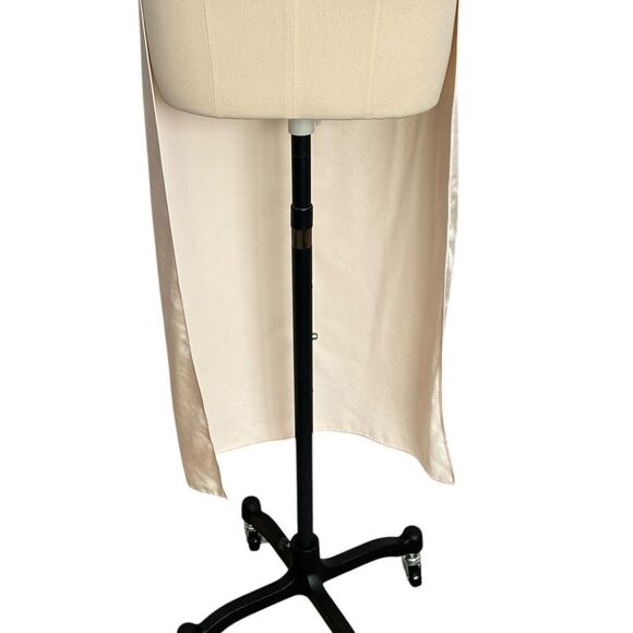 Obando Collective Cream Satin High Low Tank Top | Size 2 - Picture 6 of 10